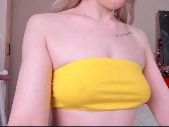 Explore our live girls sluts from our Custom and Multi clubs and checkout exclusive access to highly interactive content, such as shape, hair, titties, pussy type and many more.