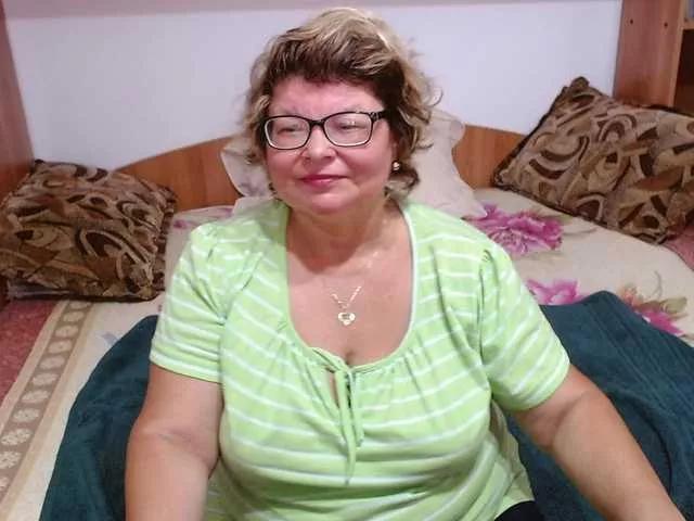 SweetMommaX from BongaCams