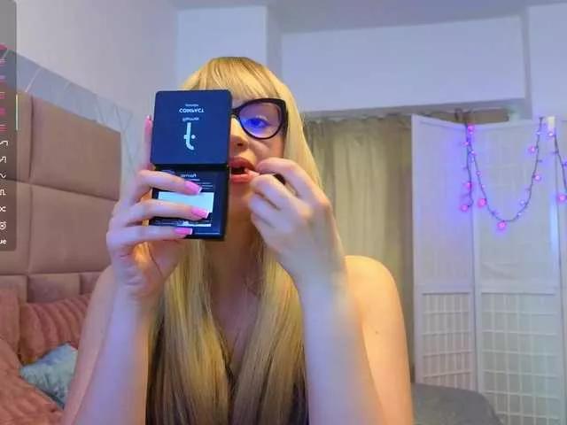 Explore our live girls sluts from our Custom and Multi clubs and checkout exclusive access to highly interactive content, such as shape, hair, titties, pussy type and many more.