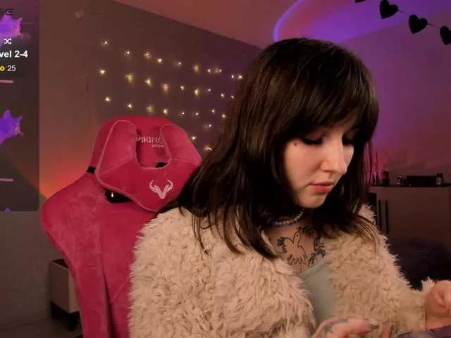 Explore our live girls sluts from our Custom and Multi clubs and checkout exclusive access to highly interactive content, such as shape, hair, titties, pussy type and many more.