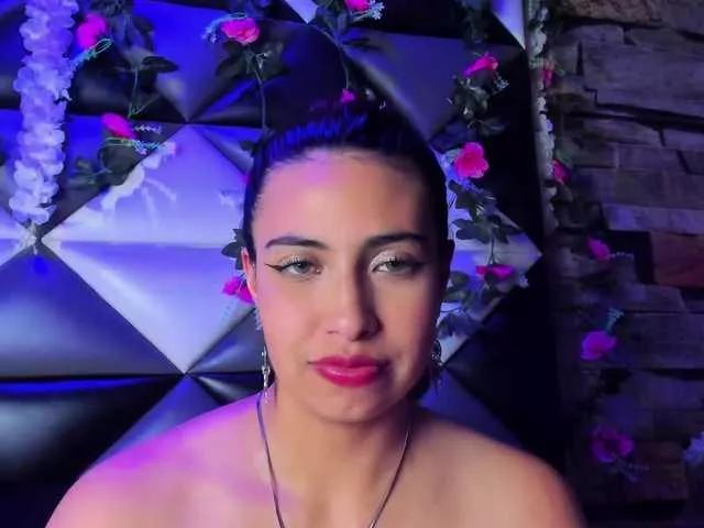 Explore our live girls sluts from our Custom and Multi clubs and checkout exclusive access to highly interactive content, such as shape, hair, titties, pussy type and many more.