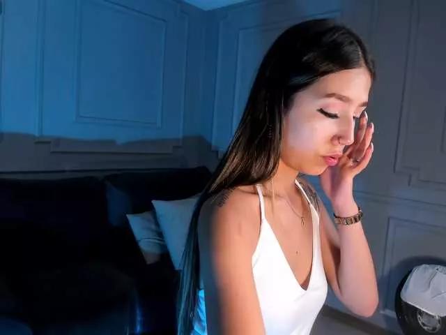 Explore our live girls sluts from our Custom and Multi clubs and checkout exclusive access to highly interactive content, such as shape, hair, titties, pussy type and many more.