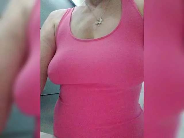 Tata42 from BongaCams