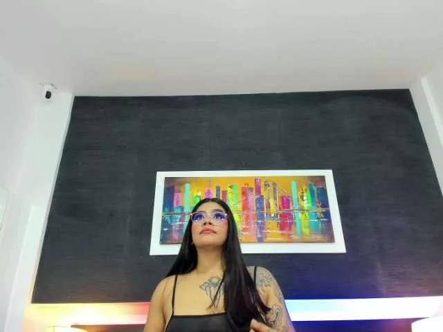 Explore our live girls sluts from our Custom and Multi clubs and checkout exclusive access to highly interactive content, such as shape, hair, titties, pussy type and many more.