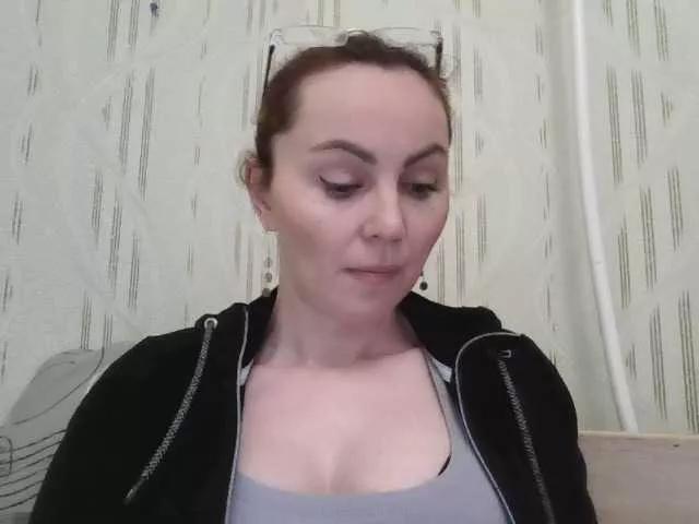 TessBertie from BongaCams