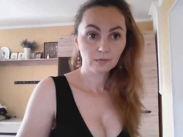 TessBertie from BongaCams