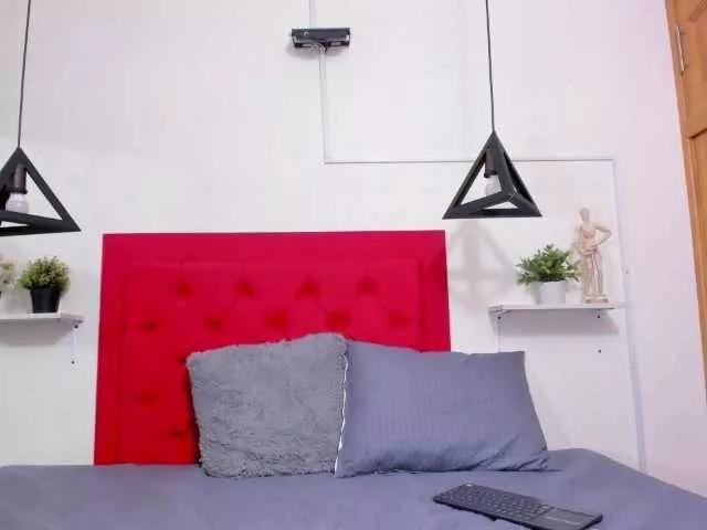 Tinny-and-Candy from BongaCams