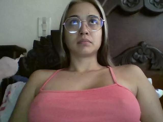 Explore our live girls sluts from our Custom and Multi clubs and checkout exclusive access to highly interactive content, such as shape, hair, titties, pussy type and many more.