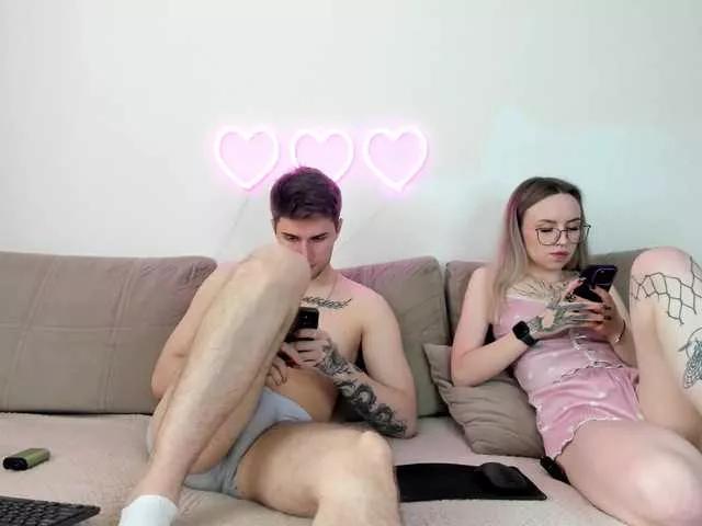 Explore our live girls sluts from our Custom and Multi clubs and checkout exclusive access to highly interactive content, such as shape, hair, titties, pussy type and many more.