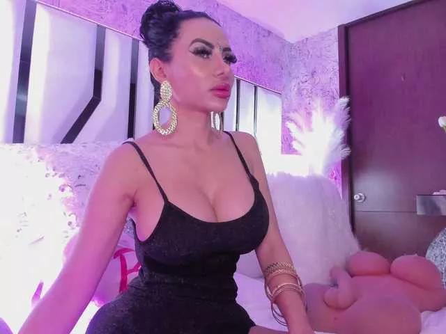 Explore our live girls sluts from our Custom and Multi clubs and checkout exclusive access to highly interactive content, such as shape, hair, titties, pussy type and many more.