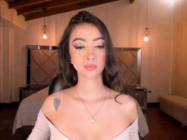Explore our live girls sluts from our Custom and Multi clubs and checkout exclusive access to highly interactive content, such as shape, hair, titties, pussy type and many more.