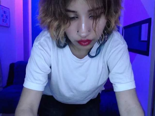 Explore our live girls sluts from our Custom and Multi clubs and checkout exclusive access to highly interactive content, such as shape, hair, titties, pussy type and many more.