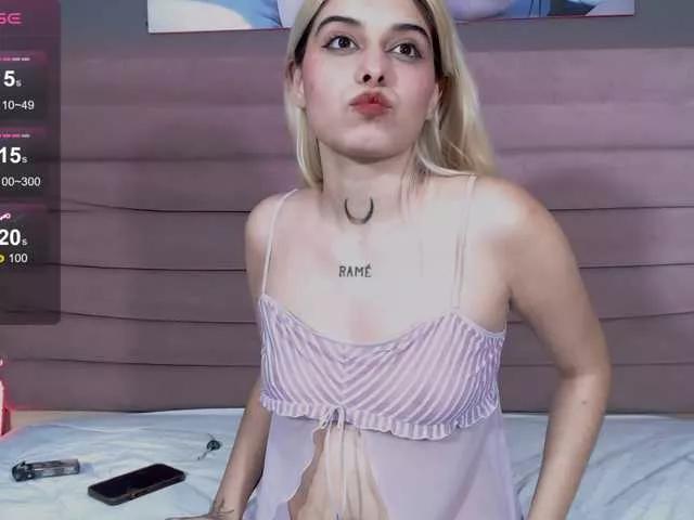 Explore our live girls sluts from our Custom and Multi clubs and checkout exclusive access to highly interactive content, such as shape, hair, titties, pussy type and many more.