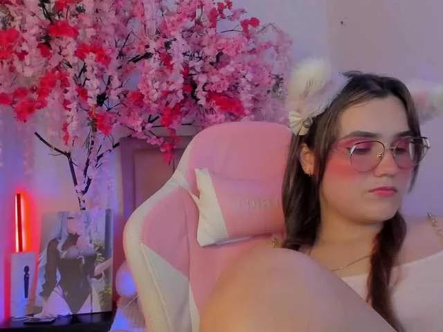 Explore our live girls sluts from our Custom and Multi clubs and checkout exclusive access to highly interactive content, such as shape, hair, titties, pussy type and many more.