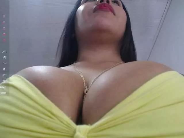 Explore our live girls sluts from our Custom and Multi clubs and checkout exclusive access to highly interactive content, such as shape, hair, titties, pussy type and many more.