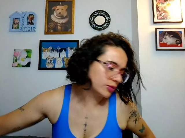 Explore our live girls sluts from our Custom and Multi clubs and checkout exclusive access to highly interactive content, such as shape, hair, titties, pussy type and many more.