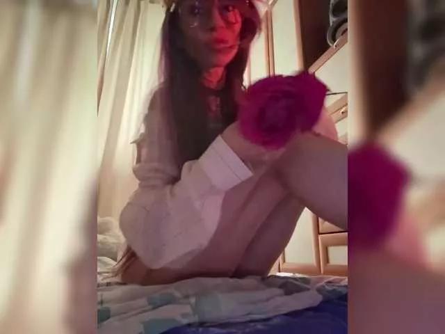 Explore our live girls sluts from our Custom and Multi clubs and checkout exclusive access to highly interactive content, such as shape, hair, titties, pussy type and many more.