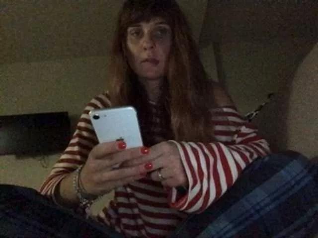 VivaLipstick from BongaCams