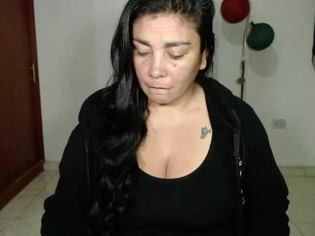 vivian-milf-paint from BongaCams