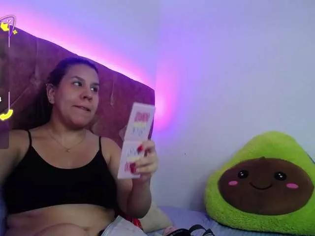 Explore our live girls sluts from our Custom and Multi clubs and checkout exclusive access to highly interactive content, such as shape, hair, titties, pussy type and many more.
