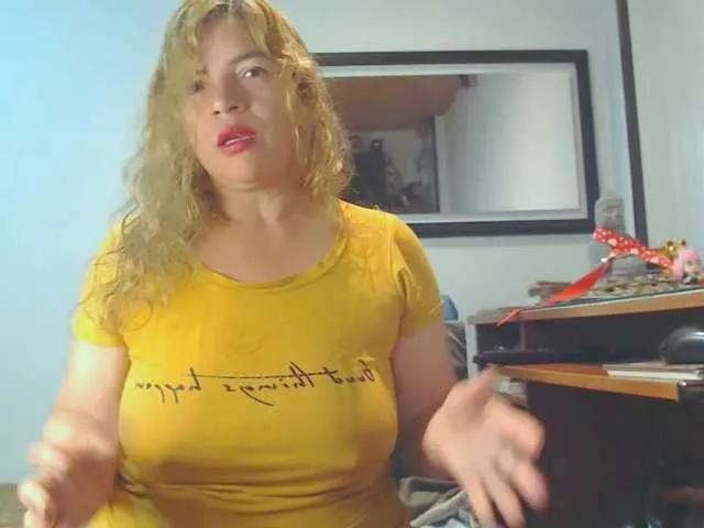 Explore our live girls sluts from our Custom and Multi clubs and checkout exclusive access to highly interactive content, such as shape, hair, titties, pussy type and many more.