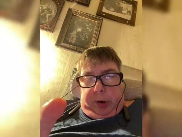 WetTightKitty68 from BongaCams