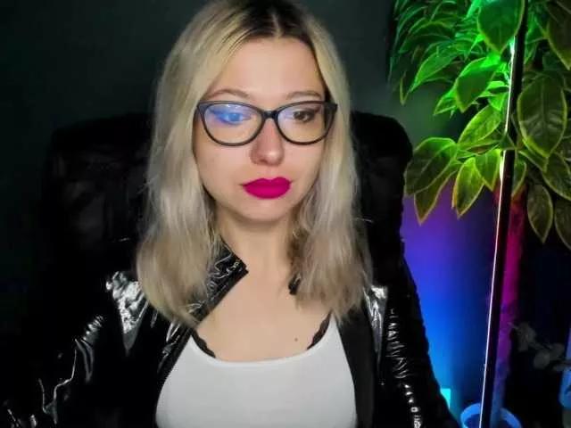 xxHeidiLove from BongaCams