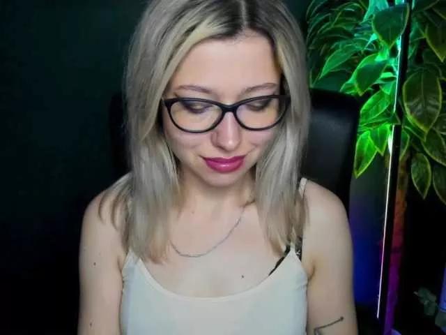 xxHeidiLove from BongaCams
