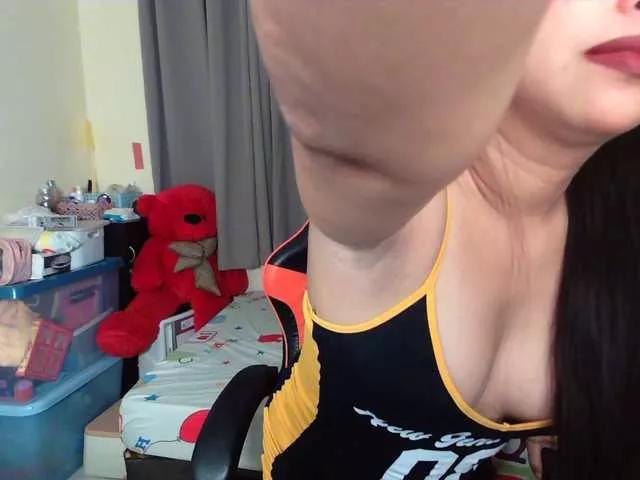 xxTrexie18 from BongaCams