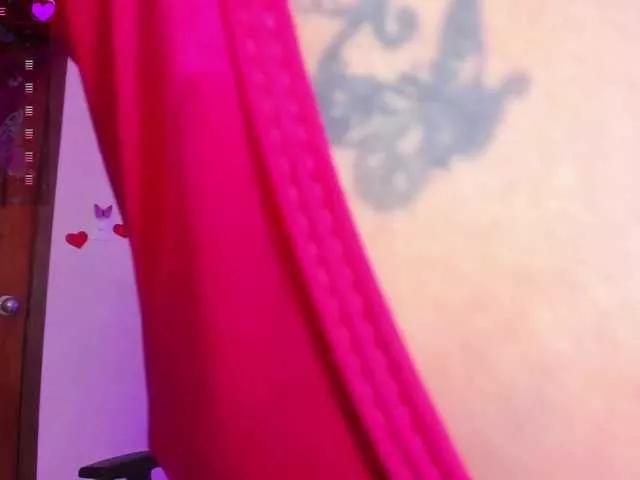 Explore our live girls sluts from our Custom and Multi clubs and checkout exclusive access to highly interactive content, such as shape, hair, titties, pussy type and many more.