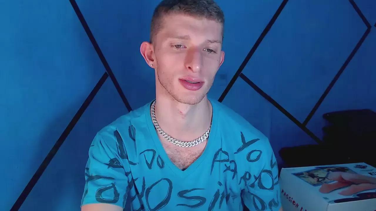 Andrewxbii webcams show profile image 