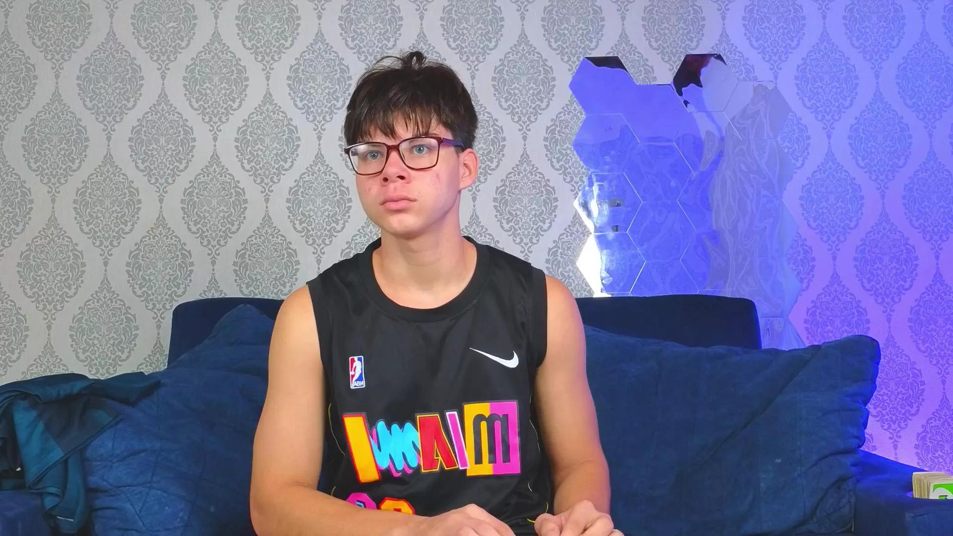 Angel_boyy2 webcams show profile image 