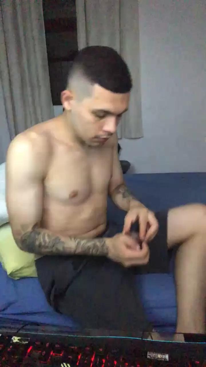 Beh_pauzao webcams show profile image 