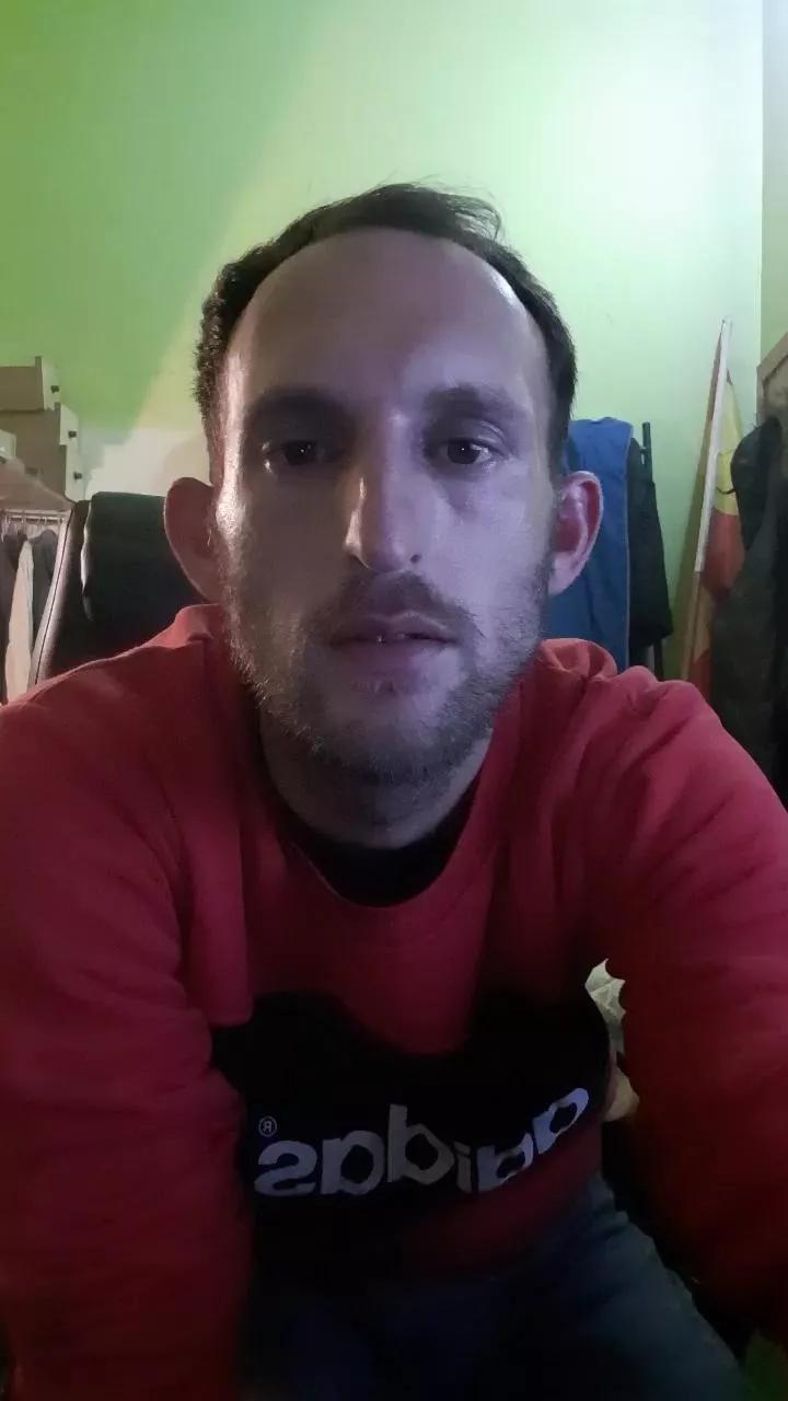 Bigcock28m3 webcams show profile image 
