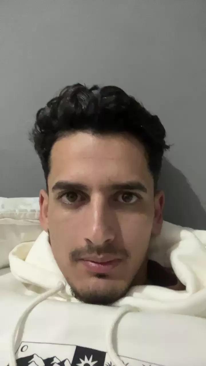 Carloshottx webcams show profile image 