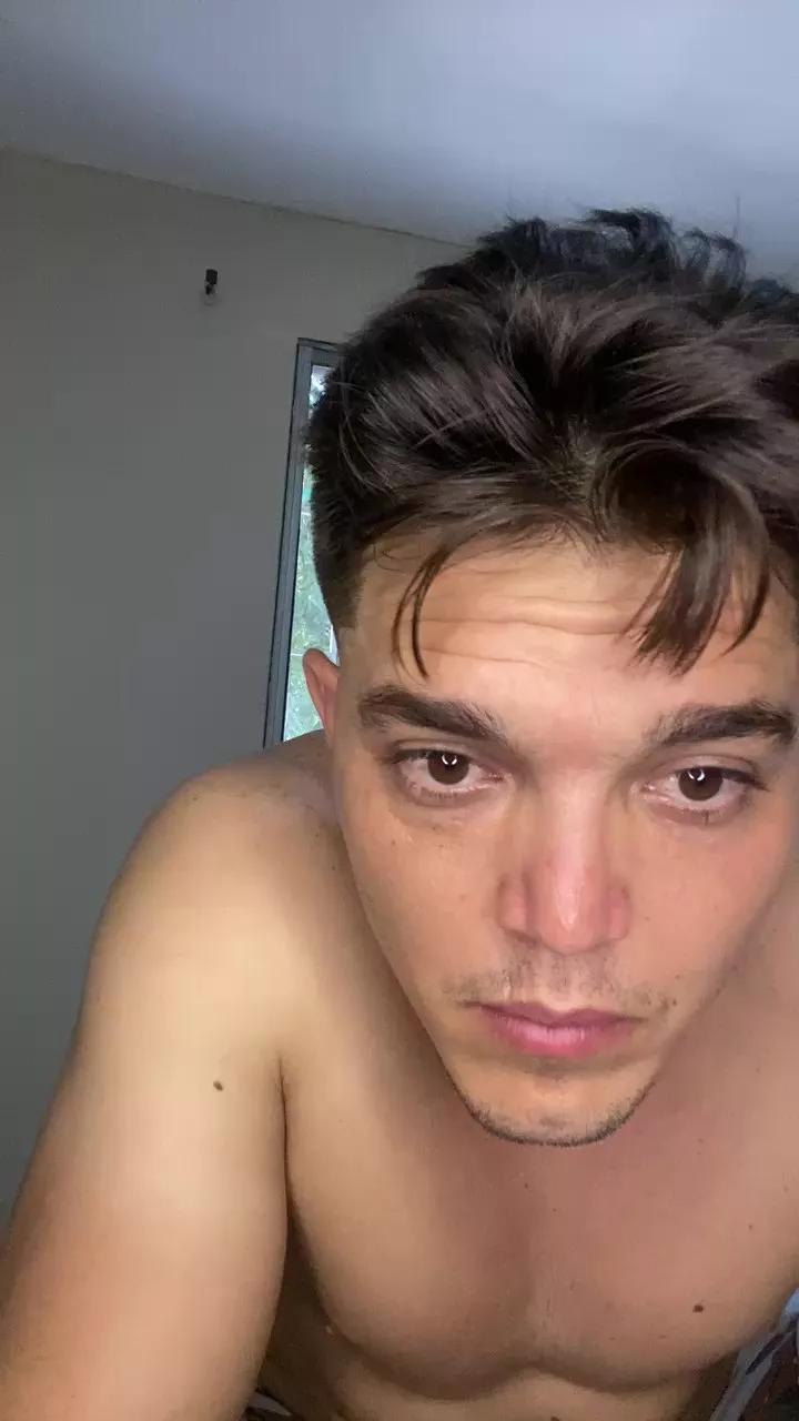 Javiercol24 webcams show profile image 