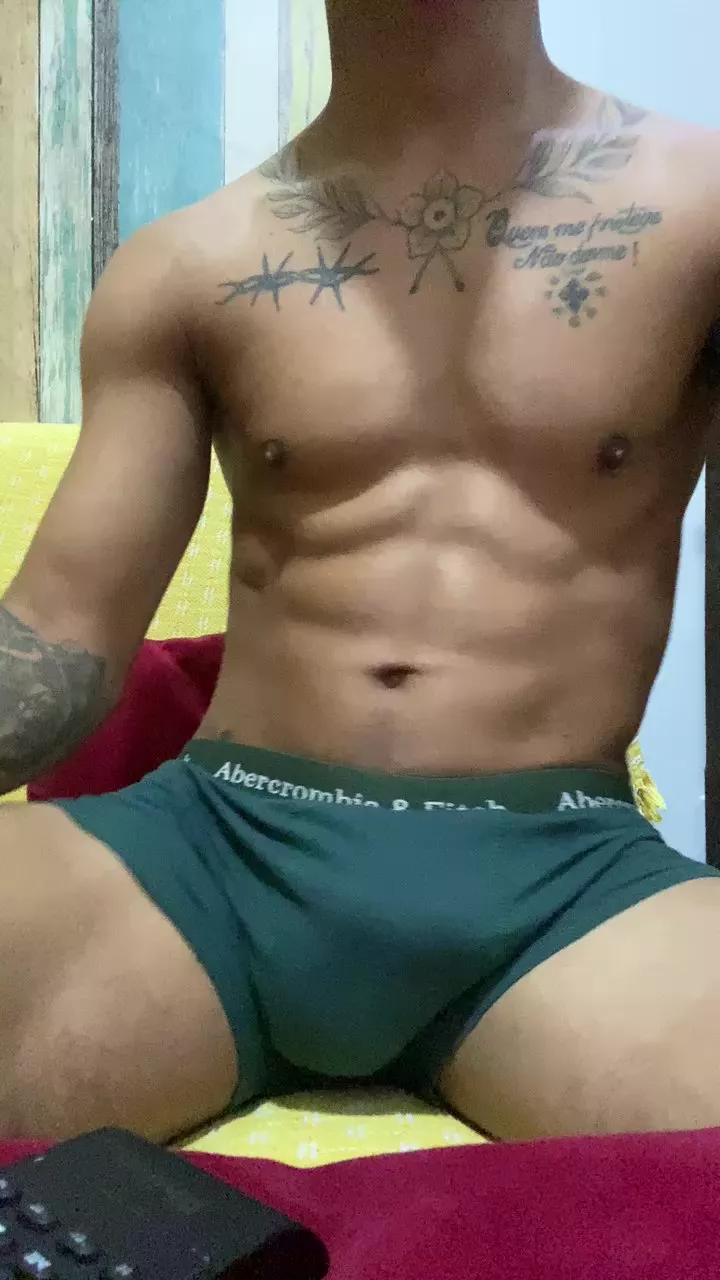 Leo6670 webcams show profile image 