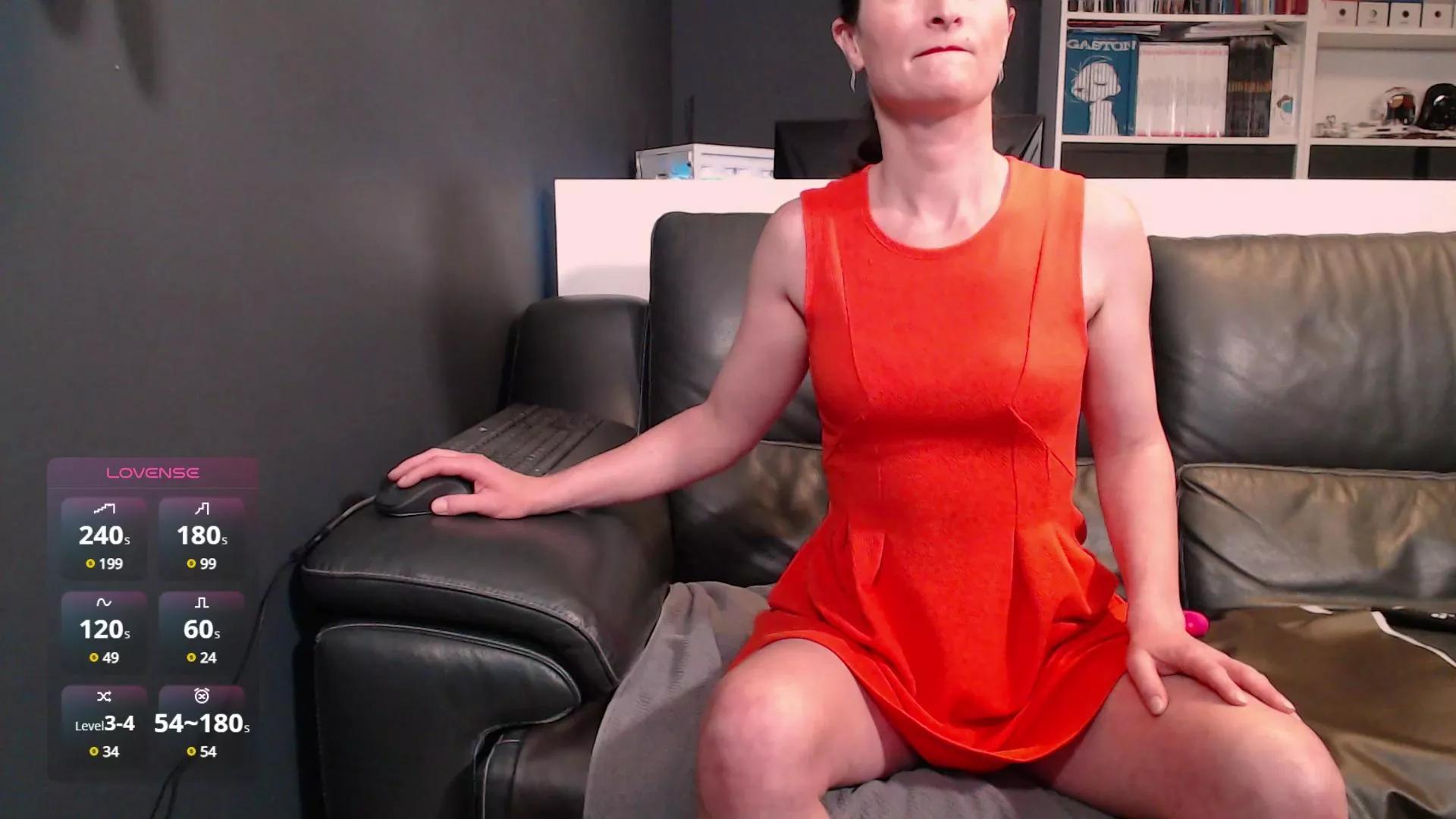 Lili_Bertine from Cam4