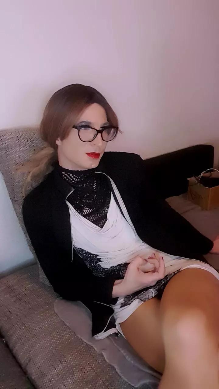 Madlen99085 webcams show profile image 