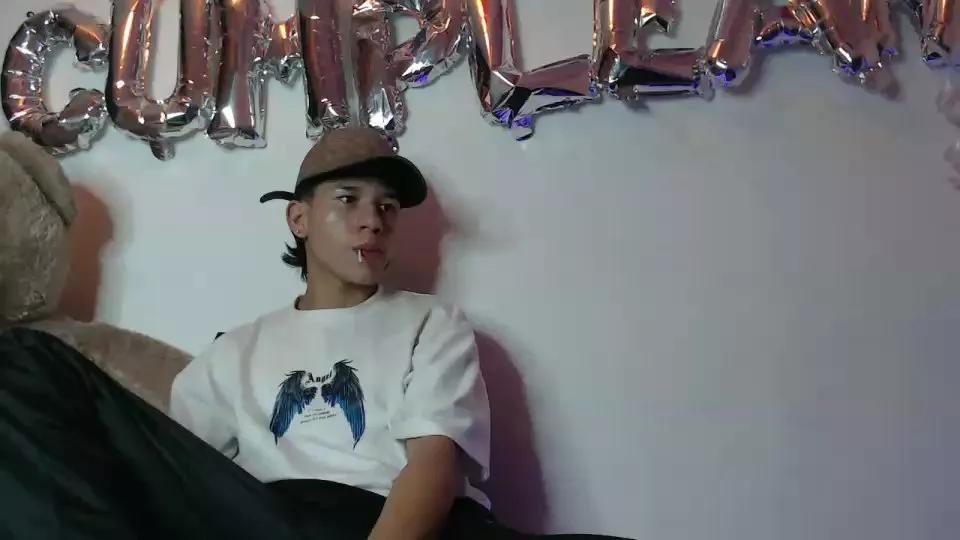 Magig_axel webcams show profile image 