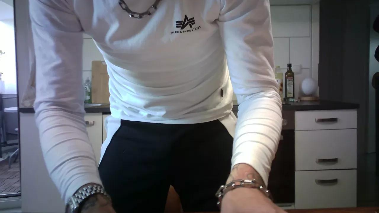 MrGeiZ2512 webcams show profile image 