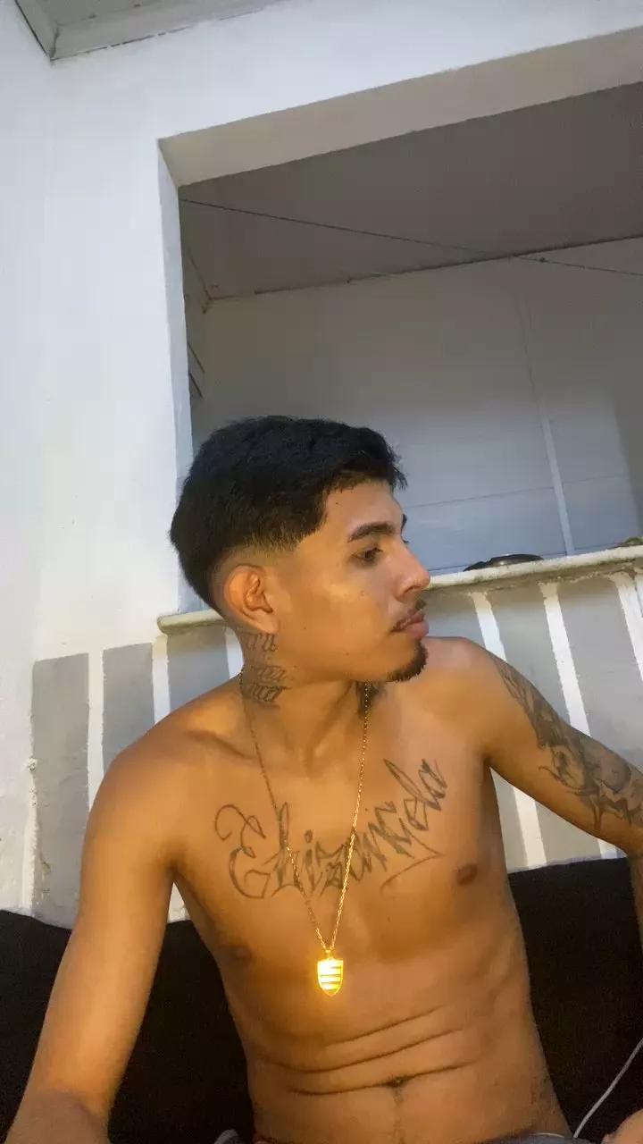 Pedrinh0_x webcams show profile image 