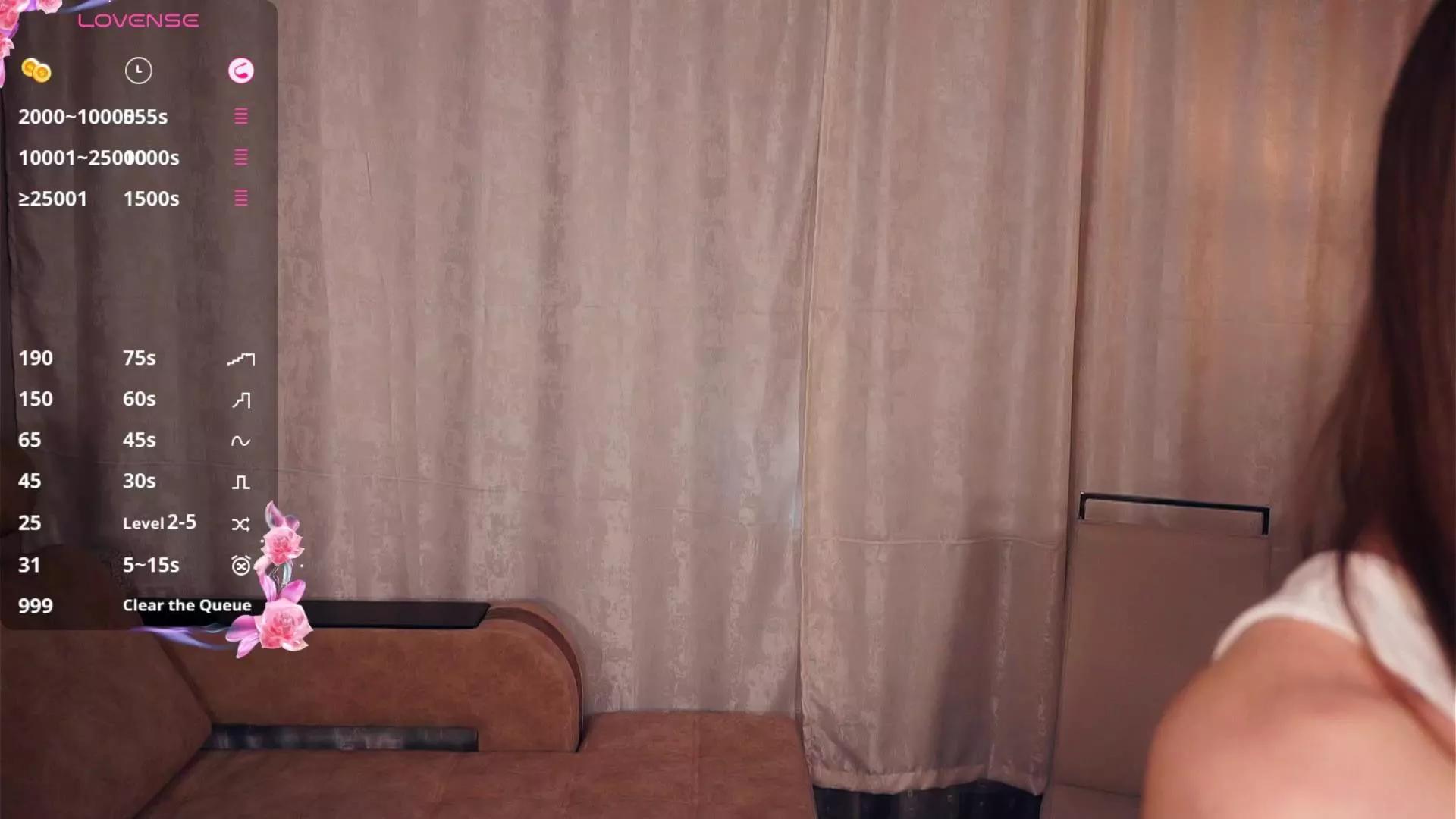 QuennaFell webcams show profile image 