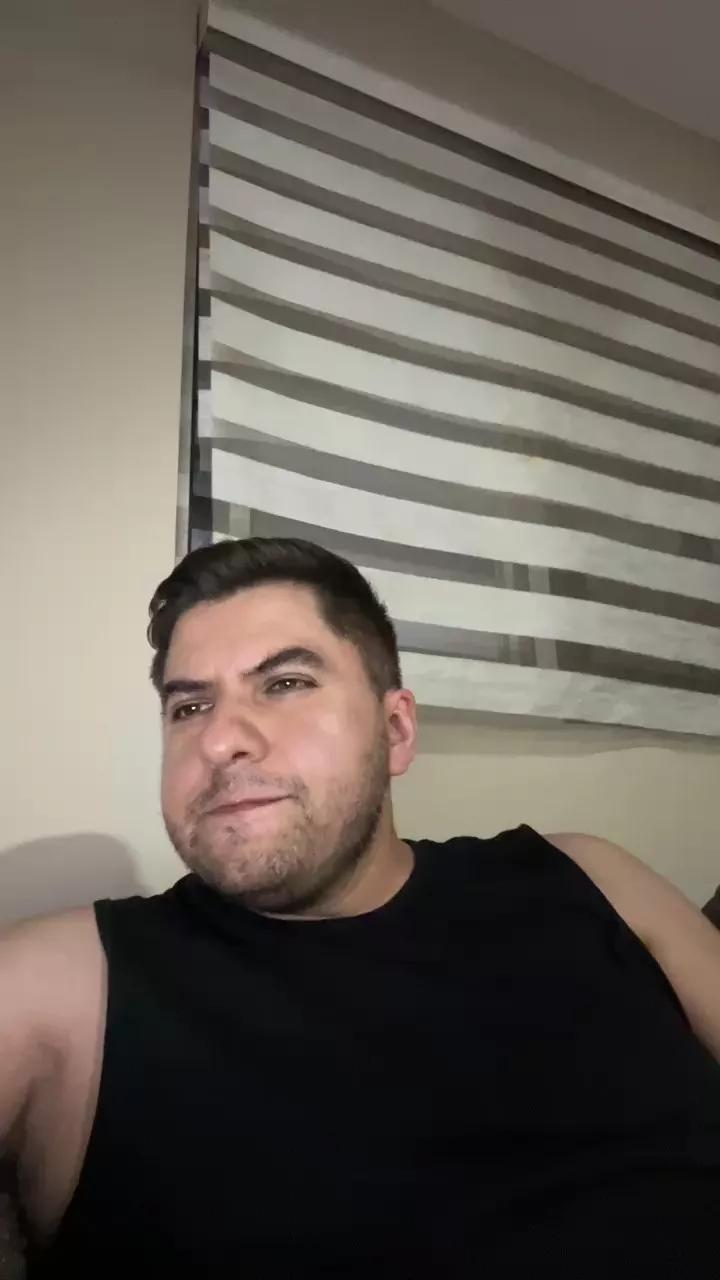 Raulgzz4 webcams show profile image 