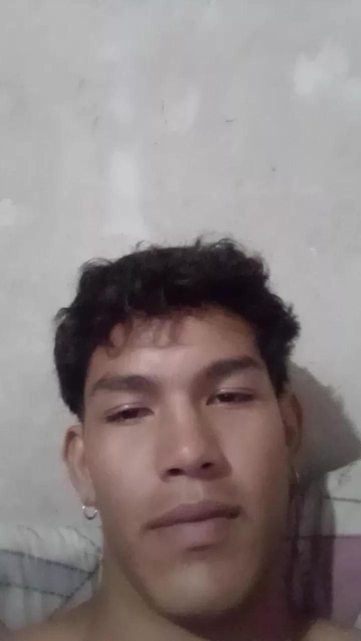 Tobiasgomez21 webcams show profile image 