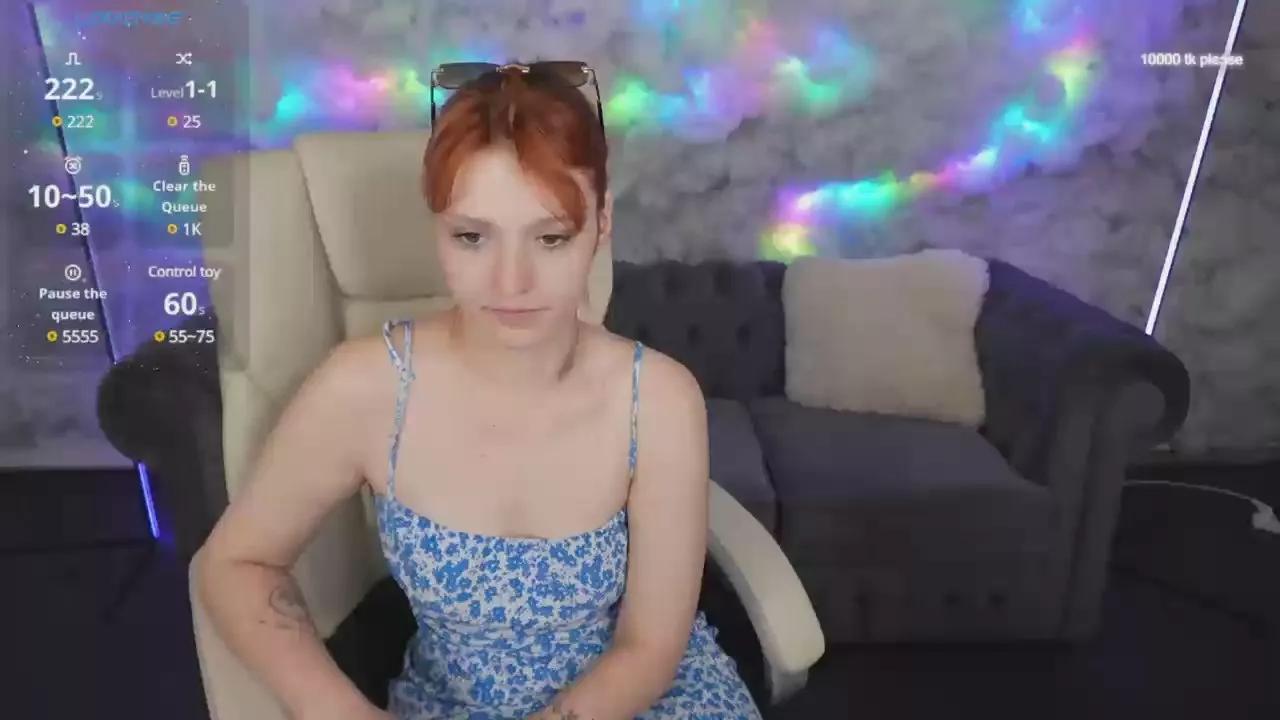VikkyLoveRed from Cam4