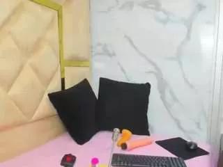 allison69ts from CamSoda