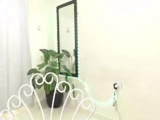 Ambarsofhia webcams show profile image 