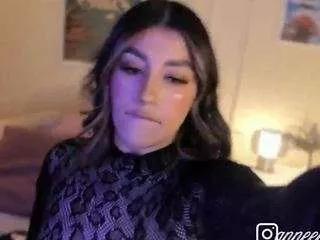 anneee from CamSoda
