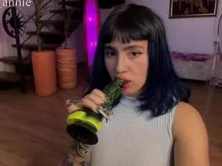 annie-snow from CamSoda
